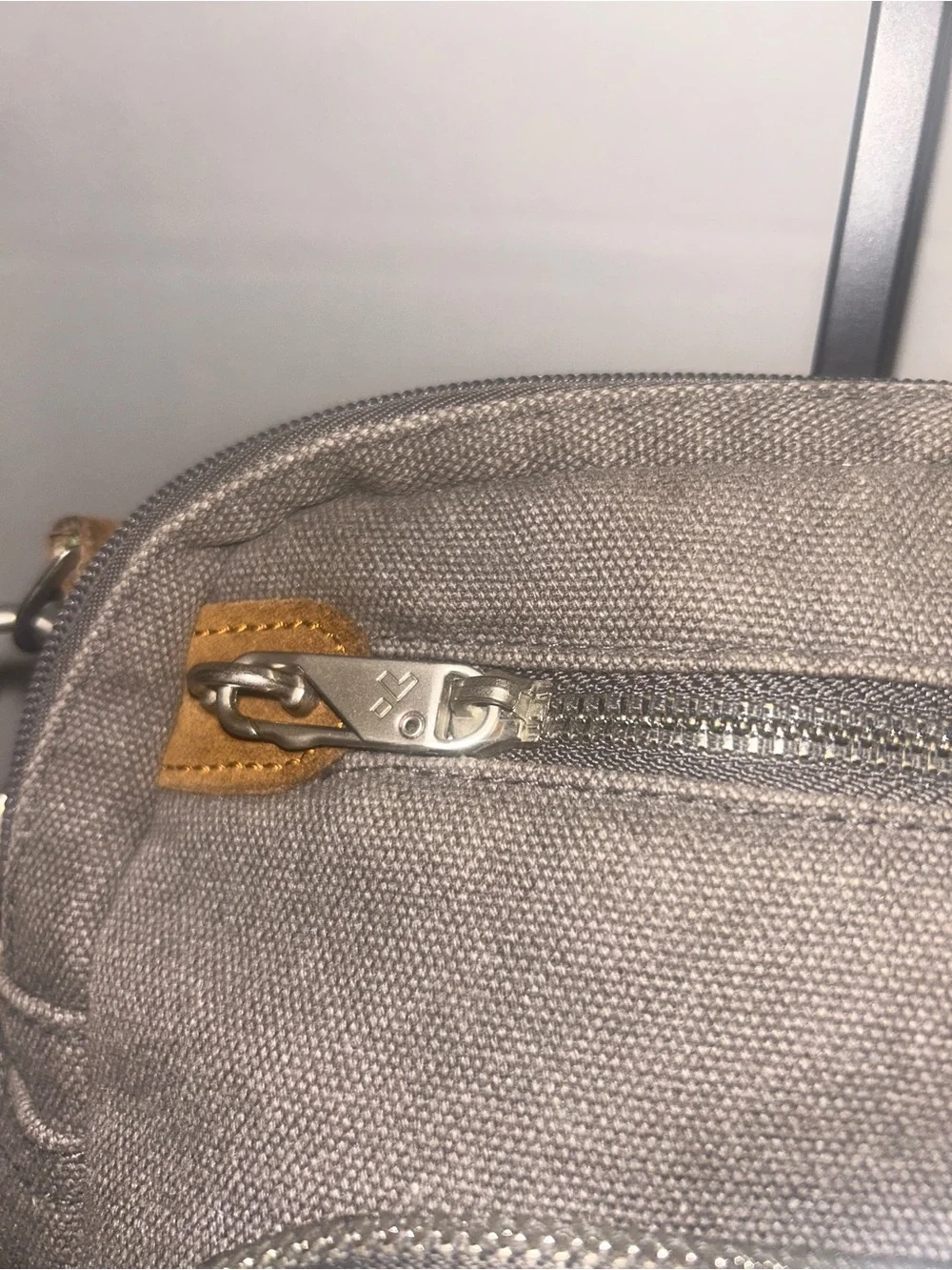 Vintage Travelon Anti-theft Green Canvas Tour Bag